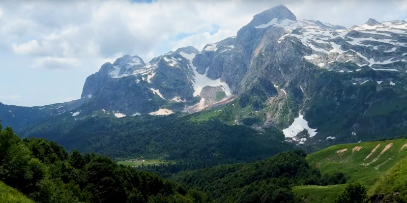 10 самых красивых пеших маршрутов по России