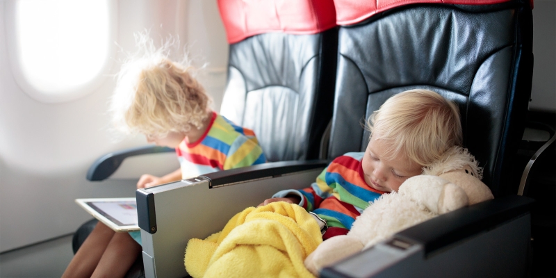 Как подготовиться к перелёту с детьми: подробная инструкция